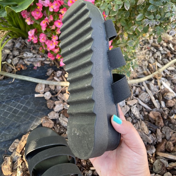 SOLD - Picture 3 of 4